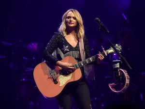 Miranda Lambert Broke Up A Catfight During Her Performance - Cowboy ...